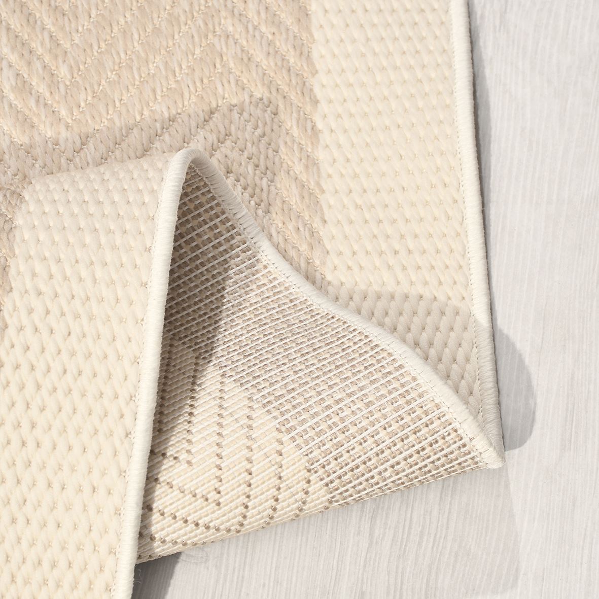 Enzo 02 Bej Krem Kaymaz Tabanlı Sisal Halı