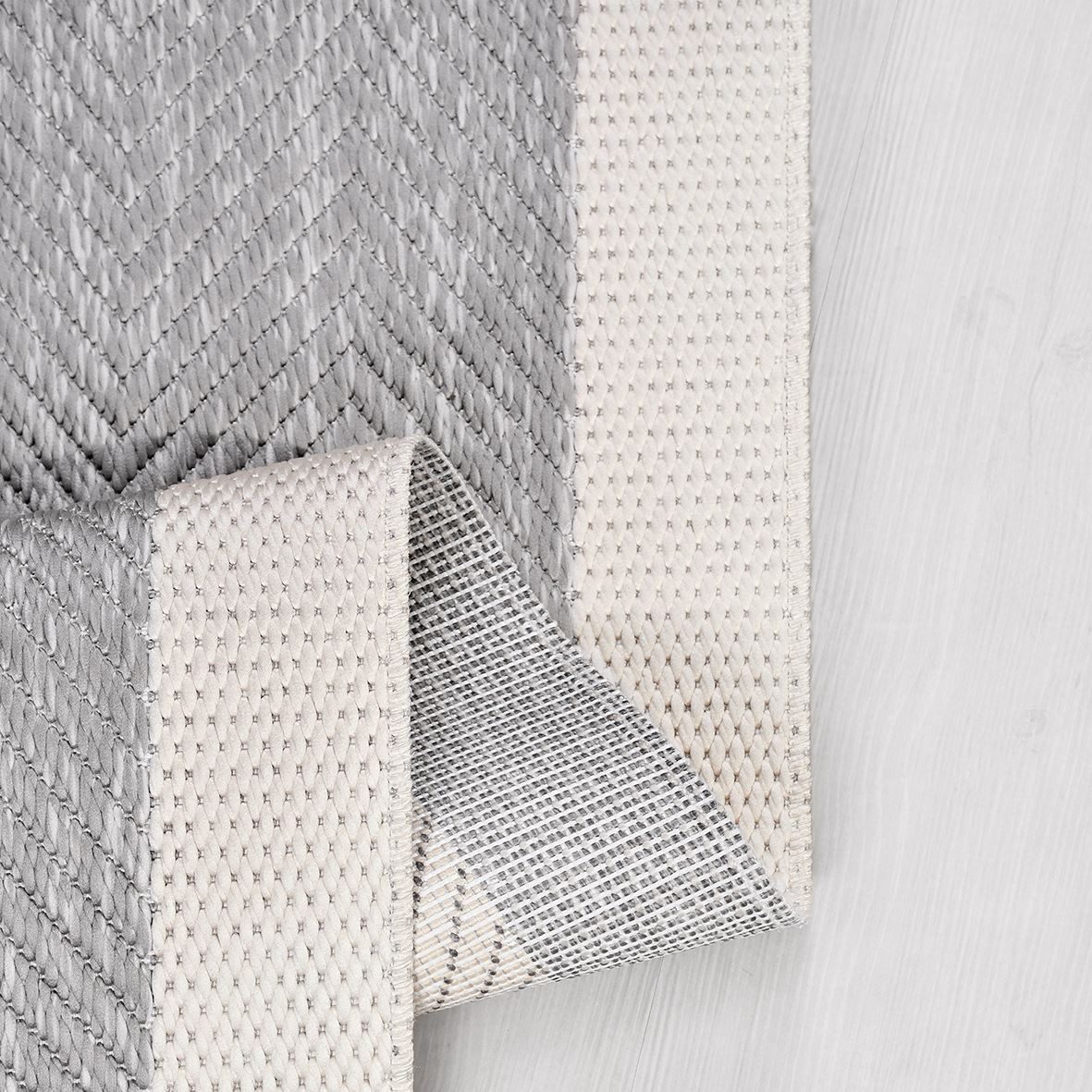 Enzo 03 Gri Krem Kaymaz Tabanlı Sisal Halı