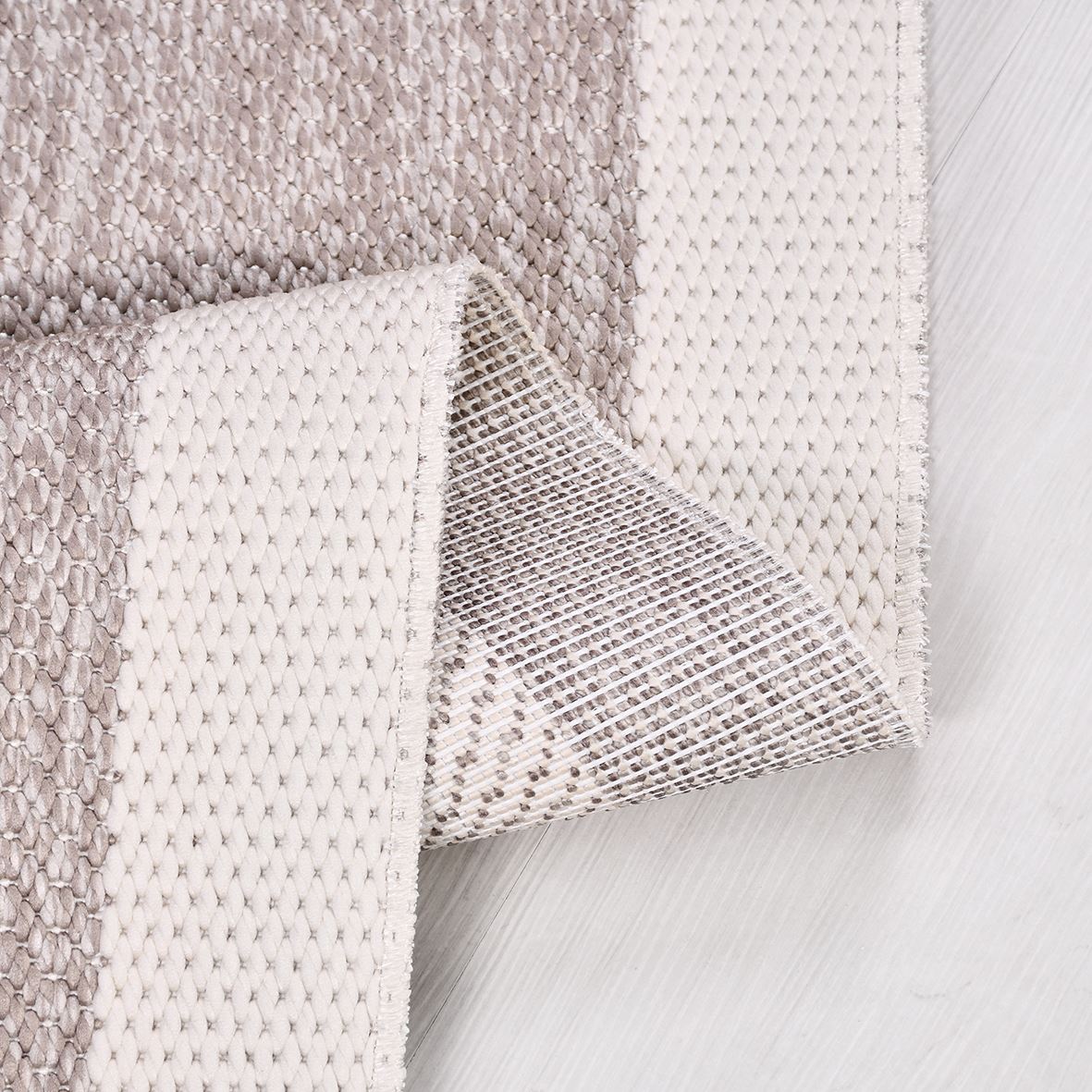 Enzo 10 Beige White Kaymaz Tabanlı Sisal Halı